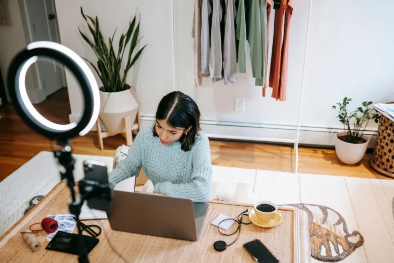 7 Checkpoints You Need to Hit Before You Quit Your Day Job for Your Creative Dream